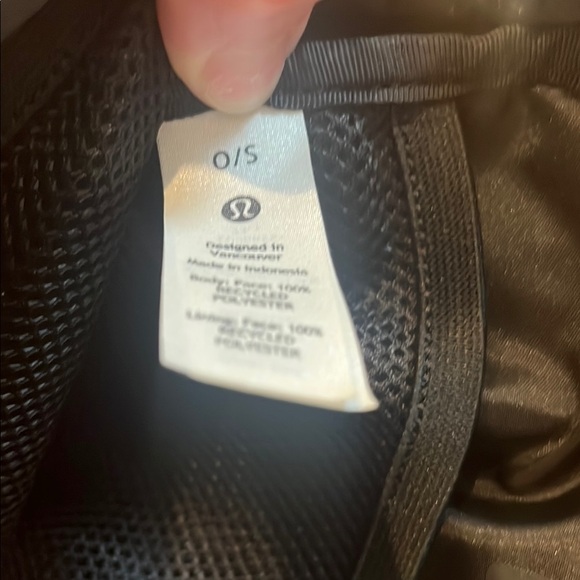 Lululemon Camo Belt Bag with Adjustable Strap - Picture 3 of 4